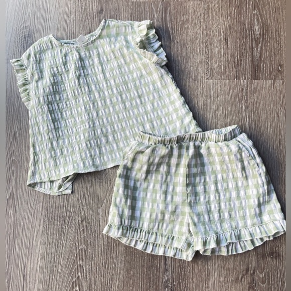Kid’s SHEIN Green Ruffle/Button Top & Ruffle Bottom Set Size 6Y - Picture 1 of 3